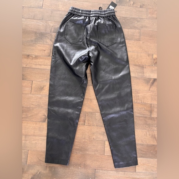 Women’s Venti6 Black Pants - Picture 7 of 8